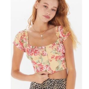 UO Amour Floral Cap Sleeve Cropped Top